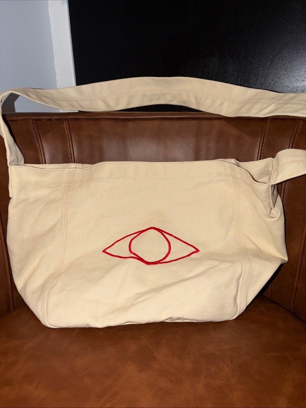 Erin Snow Canvas Shoulder Bag Embroidery Logo